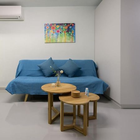 Apartamento Fully Renovated Underground Flat In Pagrati Atenas Exterior foto