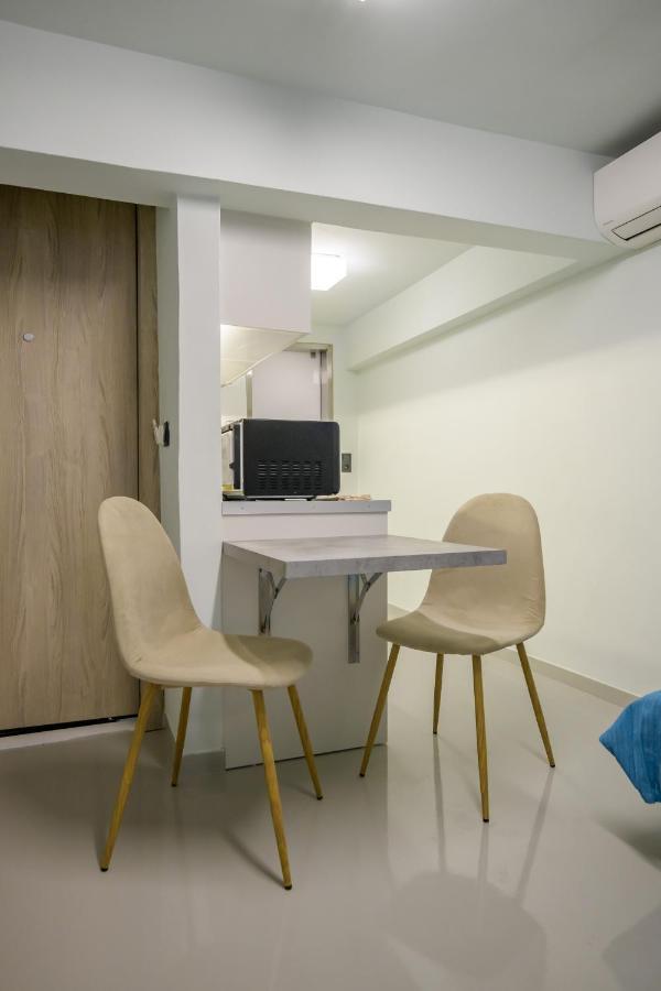 Apartamento Fully Renovated Underground Flat In Pagrati Atenas Exterior foto